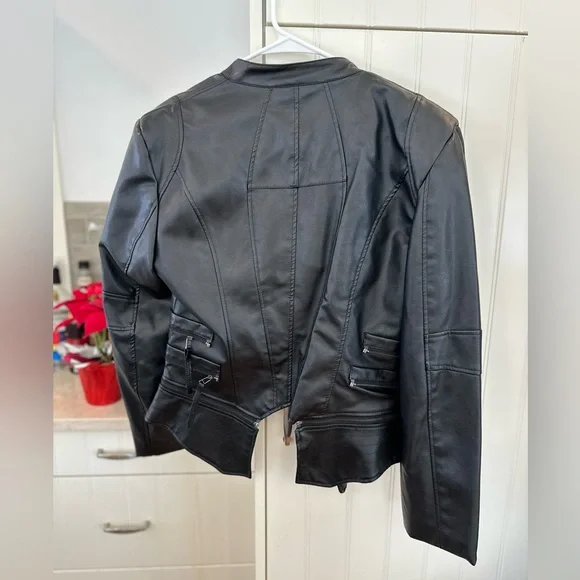 Leather Jacket - Picture 2 of 7
